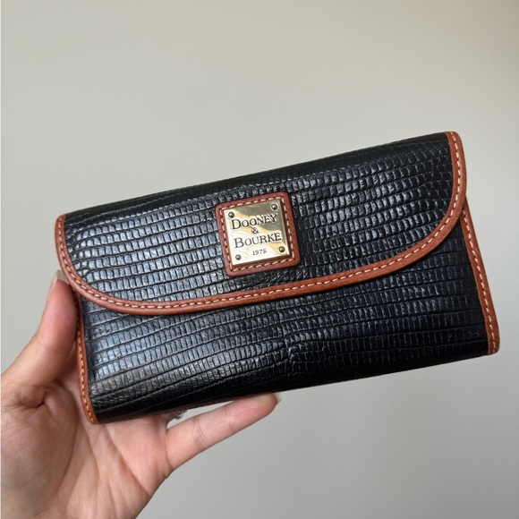 DOONEY & BOURKE Lizard-Embossed Leather Continental Wallet